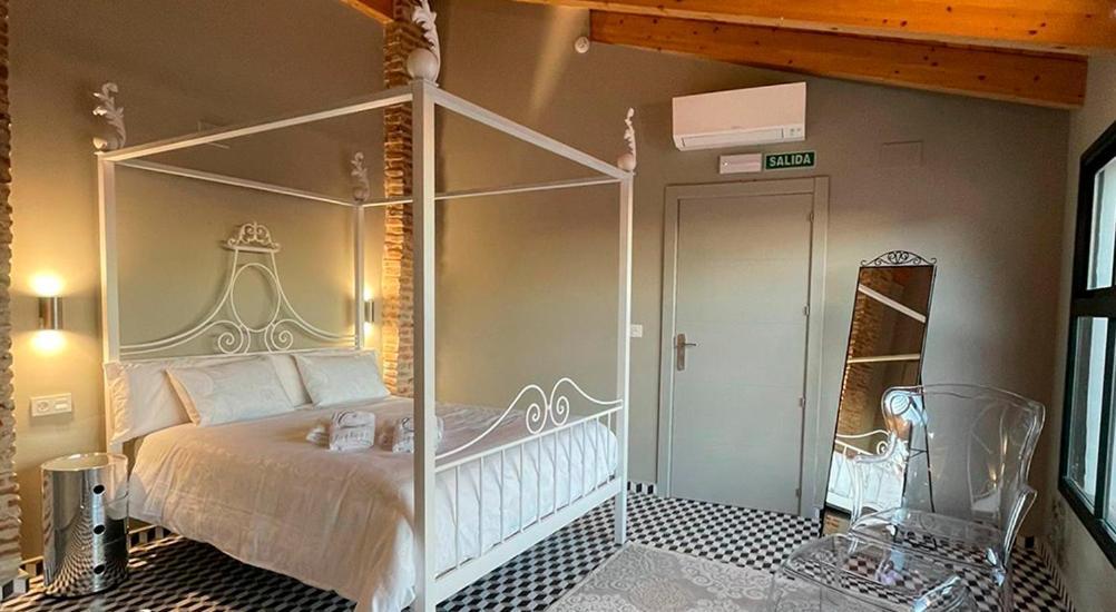 Hotel Rural La Casa De Carlota Montánchez Kültér fotó