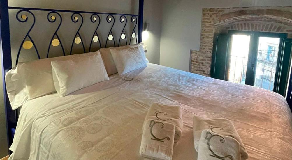 Hotel Rural La Casa De Carlota Montánchez Kültér fotó
